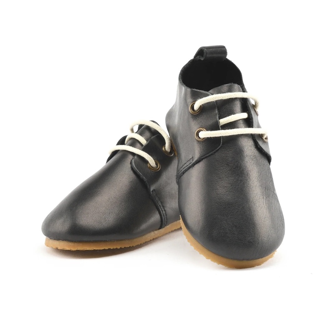 Piper Finn Black Low Top Leather Oxfords‎